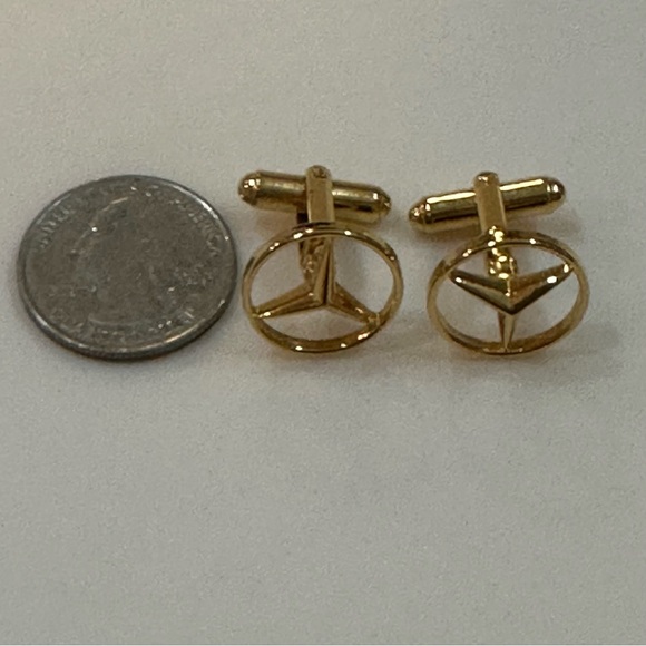 Mercedes Benz Vintage 90’s Gold Tone Cufflinks & Tie Tack Set - Picture 5 of 10